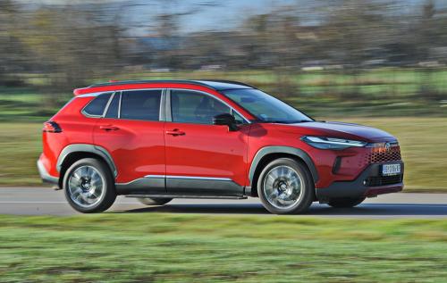 Test_Toyota_Corolla_Cross_032_resize