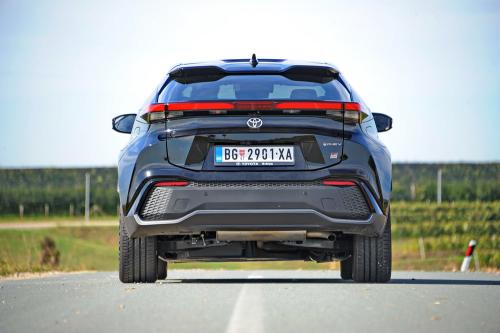 Toyota_CHR_PHEV_2024_001_resize