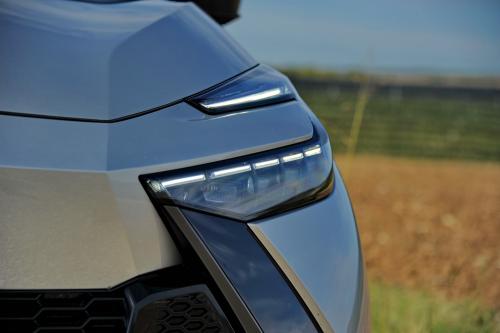 Toyota_CHR_PHEV_2024_006_resize