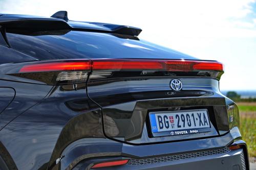 Toyota_CHR_PHEV_2024_009_resize