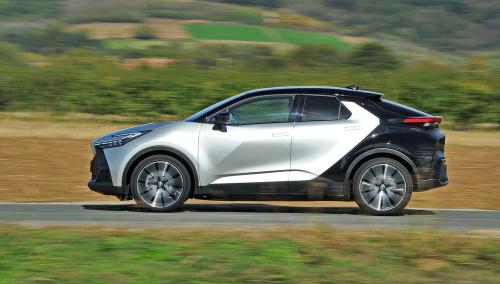 Toyota_CHR_PHEV_2024_010_resize