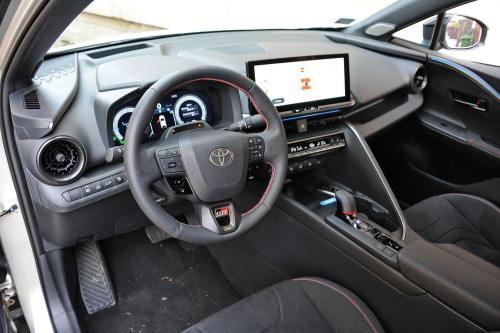 Toyota_CHR_PHEV_2024_018_resize