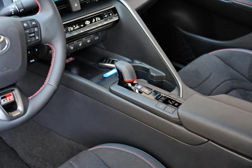 Toyota_CHR_PHEV_2024_019_resize