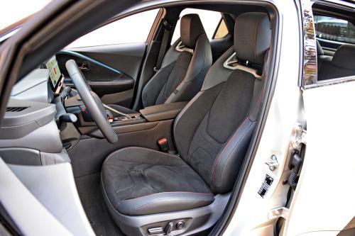 Toyota_CHR_PHEV_2024_021_resize