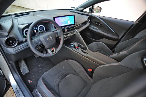 Toyota_CHR_PHEV_2024_031_resize