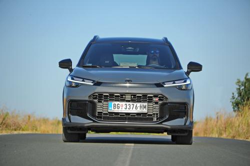 Toyota_Corolla_Cross_GR_001