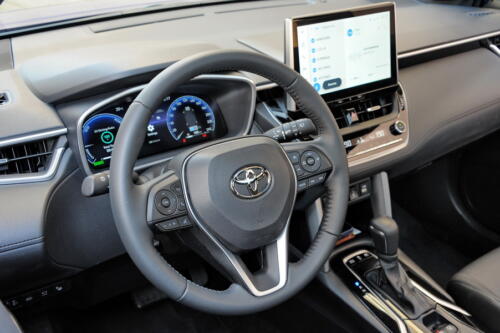 Toyota_Corolla_Cross_Hybrid_2023_022