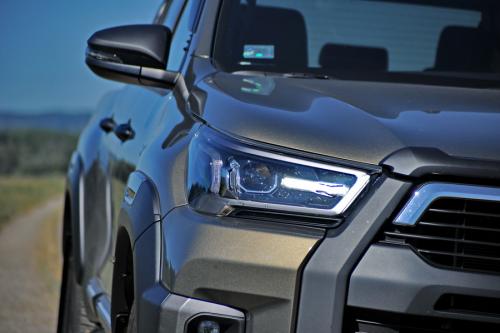 Toyota_Hilux_2021_22