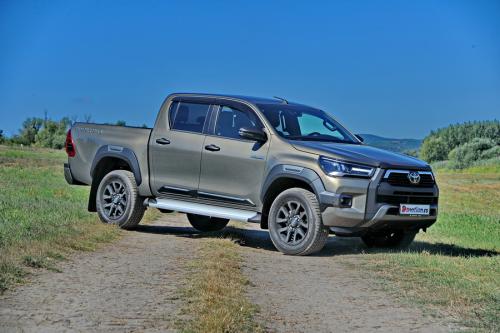 Toyota_Hilux_2021_24