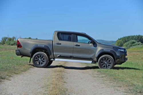 Toyota_Hilux_2021_25