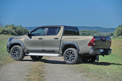 Toyota_Hilux_2021_26