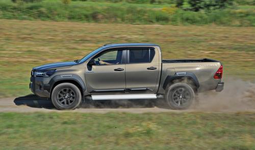Toyota_Hilux_2021_31