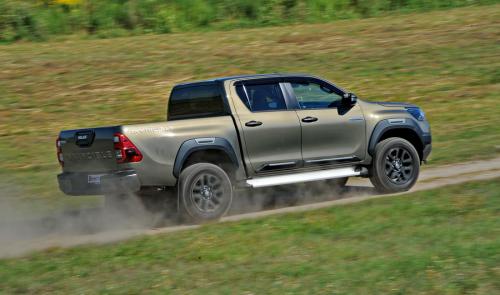 Toyota_Hilux_2021_32