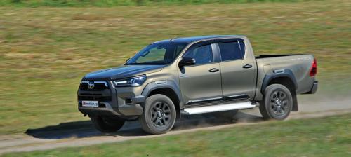 Toyota_Hilux_2021_33