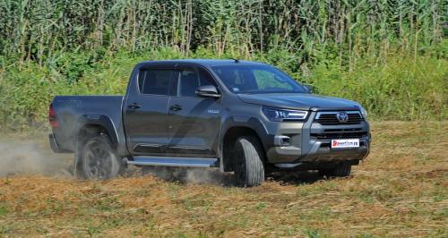 Toyota_Hilux_2021_37