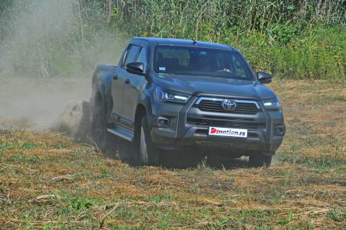 Toyota_Hilux_2021_41