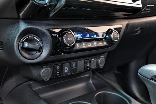 Toyota_Hilux_2021_45