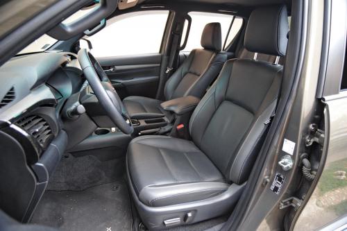 Toyota_Hilux_2021_50