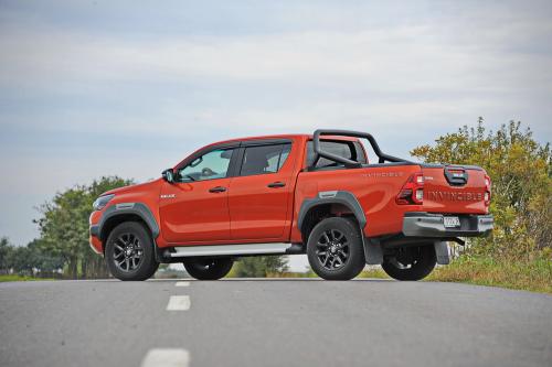 Test Toyta Hilux 2.8 Invincible Hybrid