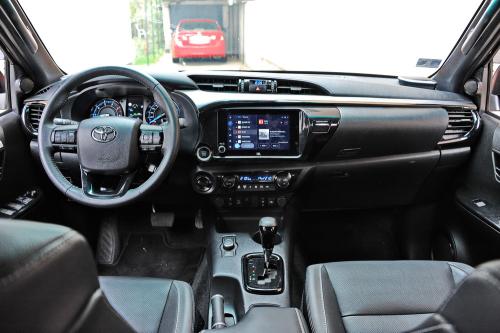 Test Toyta Hilux 2.8 Invincible Hybrid
