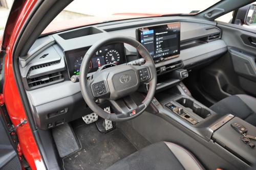 Test - Toyota RAV4 // Foto: Dmotion.rs