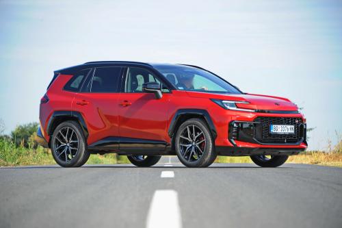 Test - Toyota RAV4 // Foto: Dmotion.rs