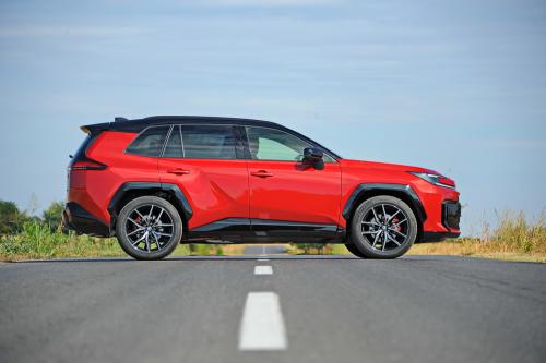 Test - Toyota RAV4 // Foto: Dmotion.rs