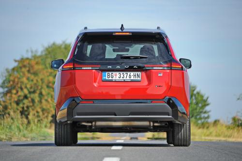 Test - Toyota RAV4 // Foto: Dmotion.rs