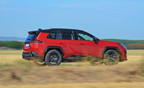 Test - Toyota RAV4 // Foto: Dmotion.rs