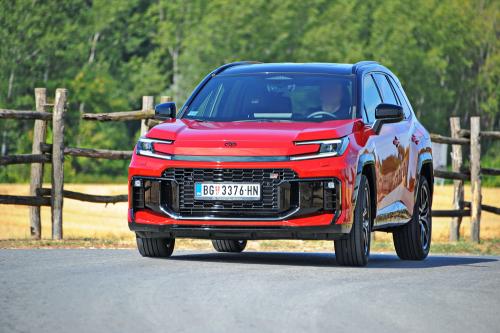 Test - Toyota RAV4 // Foto: Dmotion.rs