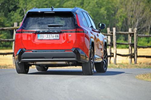 Test - Toyota RAV4 // Foto: Dmotion.rs