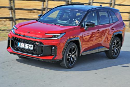 Test - Toyota RAV4 // Foto: Dmotion.rs