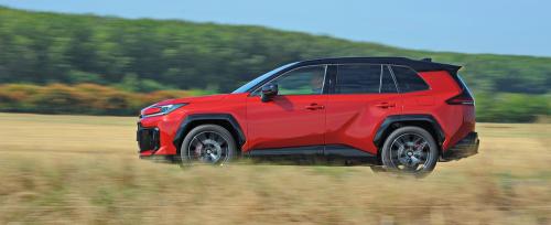 Test - Toyota RAV4 // Foto: Dmotion.rs