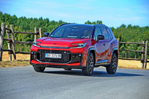 Test - Toyota RAV4 // Foto: Dmotion.rs