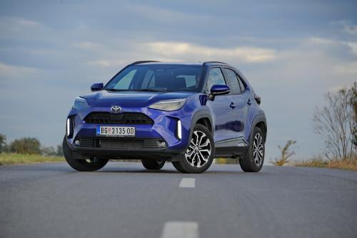 Toyota_Yaris_Cross_Hybrid_2025_002_resize