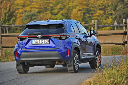 Toyota_Yaris_Cross_Hybrid_2025_006_resize