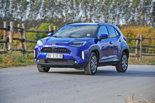 Toyota_Yaris_Cross_Hybrid_2025_007_resize