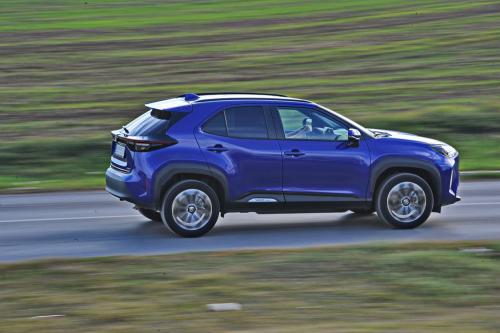 Toyota_Yaris_Cross_Hybrid_2025_012_resize