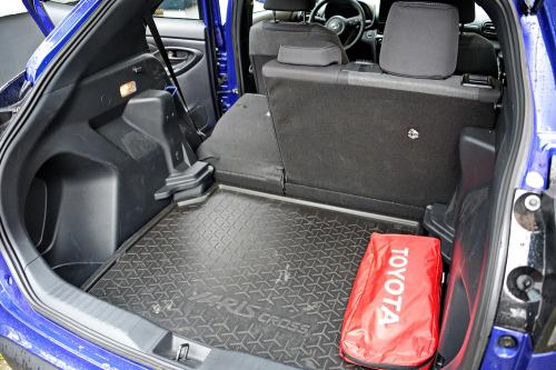 Toyota_Yaris_Cross_Hybrid_2025_014_resize