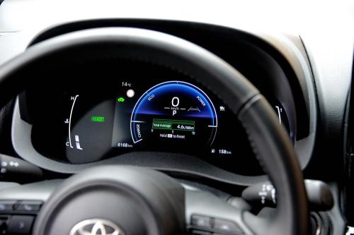 Toyota_Yaris_Cross_Hybrid_2025_019_resize