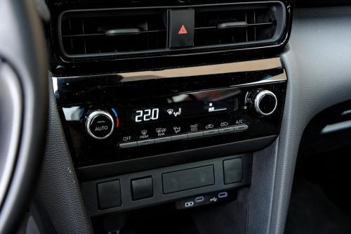 Toyota_Yaris_Cross_Hybrid_2025_024_resize