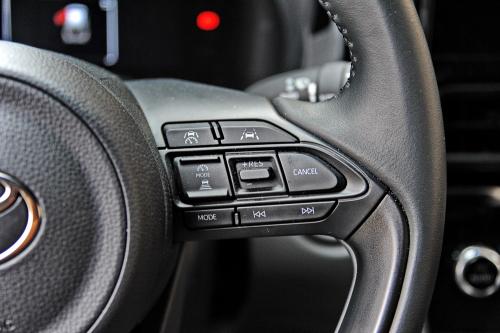 Toyota_Yaris_Cross_Hybrid_2025_026_resize