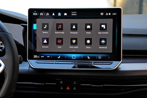 Test Volkswagen Golf 8 1.5 TSI R-Line