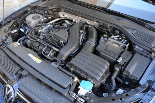 Test Volkswagen Golf 8 1.5 TSI R-Line