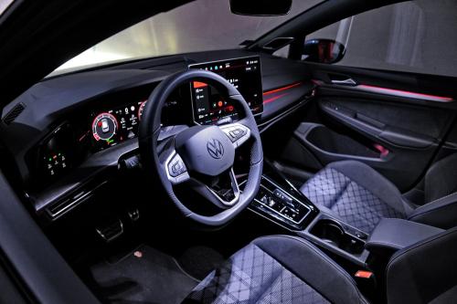 Test Volkswagen Golf 8 1.5 TSI R-Line