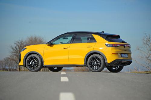 Volkswagen T-Roc 1.5 eTSI // Foto: Dmotion.rs
