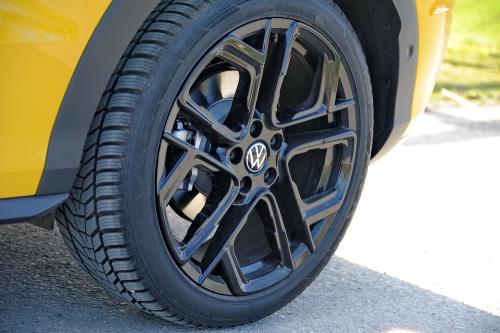 Volkswagen T-Roc 1.5 eTSI // Foto: Dmotion.rs