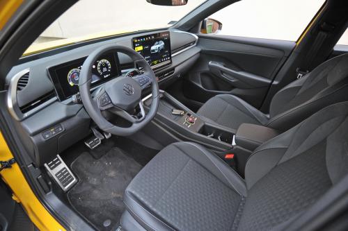 Volkswagen T-Roc 1.5 eTSI // Foto: Dmotion.rs