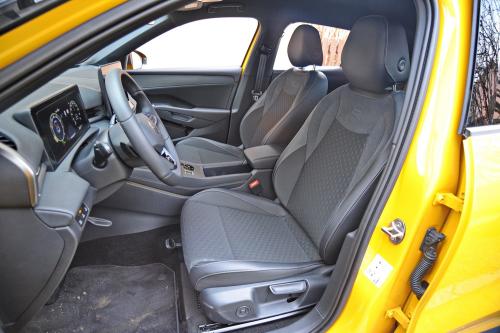 Volkswagen T-Roc 1.5 eTSI // Foto: Dmotion.rs