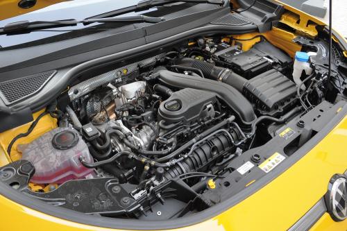 Volkswagen T-Roc 1.5 eTSI // Foto: Dmotion.rs